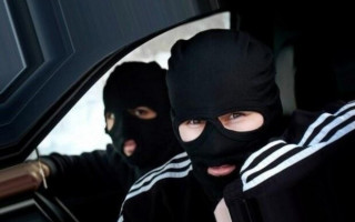 В Запорожской области подросток на спор ограбил дом сотрудника СИЗО: его отправили в тюрьму на 5 лет
