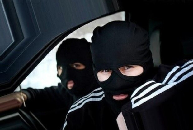 В Запорожской области подросток на спор ограбил дом сотрудника СИЗО: его отправили в тюрьму на 5 лет