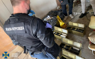 СБУ викрила посадовця оборонного концерну на розкраданні оптичних прицілів