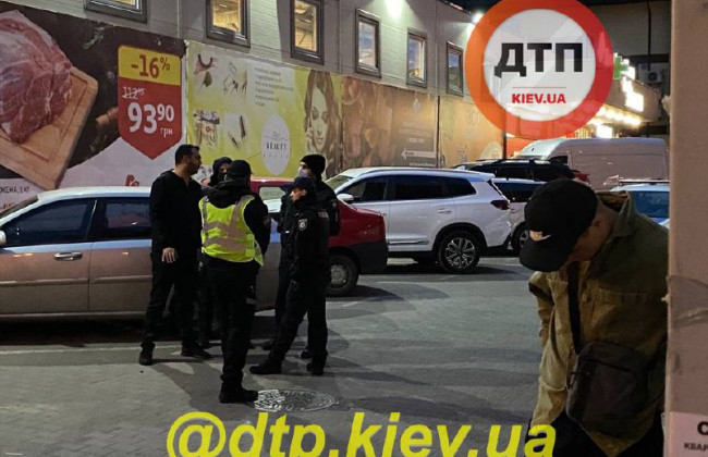 В Киеве произошла массовая драка с ограблением