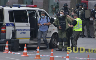 Очередное «минирование» в Киеве: взрывчатку ищут в аэропорту и ряде больниц