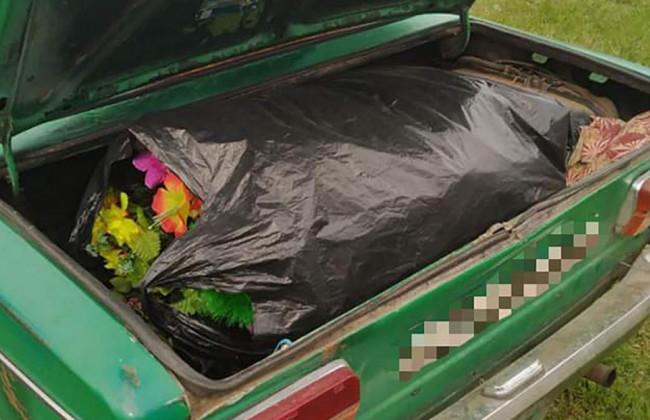 В Одессе задержали «бизнесменов», которые воровали венки и цветы с кладбища