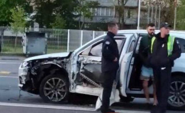 В Киеве пьяный водитель устроил серьезное ДТП и хотел подкупить копов, фото