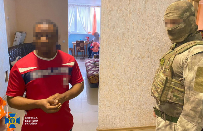 СБУ викрила шахраїв, які «продавали» підробку на вакцину Pfizer