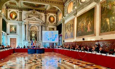 Венецианская комиссия: можно предусмотреть обязанность для публичных лиц подать дополнительные декларации