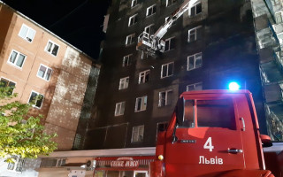 Пожар во Львове: эвакуированы около сотни жителей многоэтажки