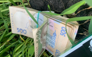 42 тисяч грн хабара за укриття кримінального правопорушення: викрито поліцейського