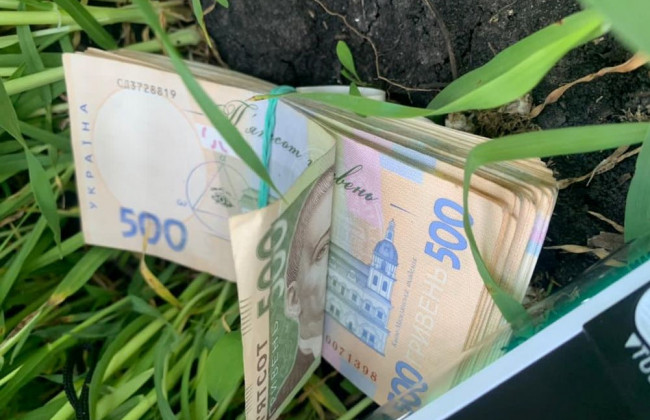 42 тисяч грн хабара за укриття кримінального правопорушення: викрито поліцейського