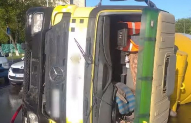 В Киеве пьяный водитель бетономешалки устроил серьезное ДТП, видео