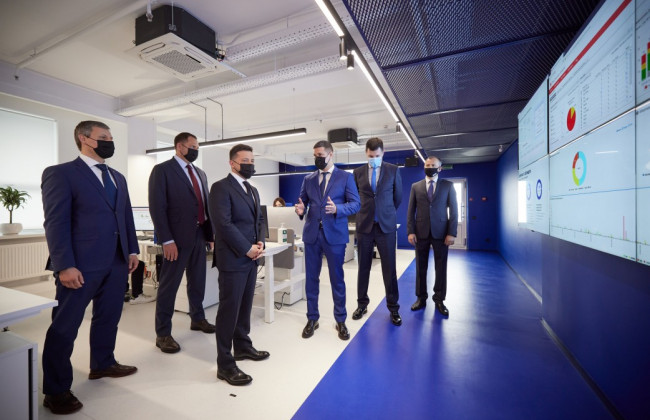 Зеленський відкрив в Україні «Кіберцентр UA30»