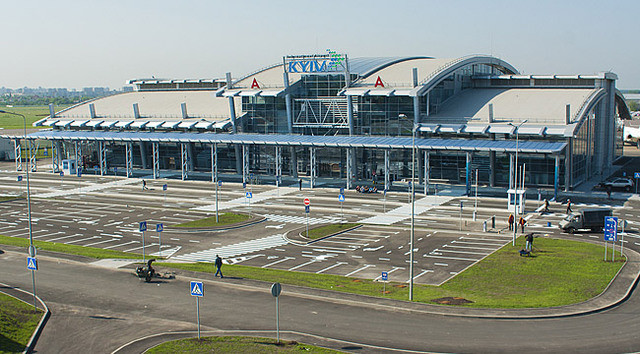 Аэропорт «Киев» закроют на 8 месяцев, чтобы построить новую полосу