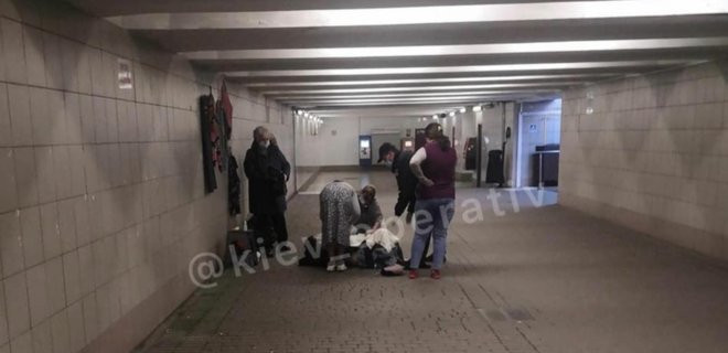 На станции киевского метро «Лесная» женщина родила ребенка