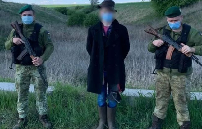 Пешком шел в Украину в поисках лучшей жизни: на границе задержали 15-летнего парня из РФ