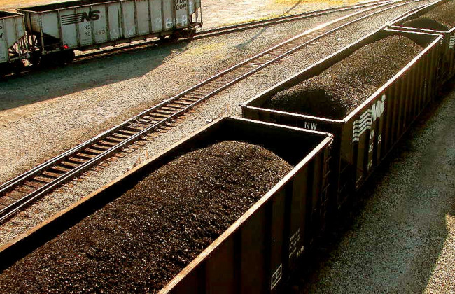 ВАКС скасував арешт на тисячу напіввагонів у справі про створення екс-Президентом України злочинної організації