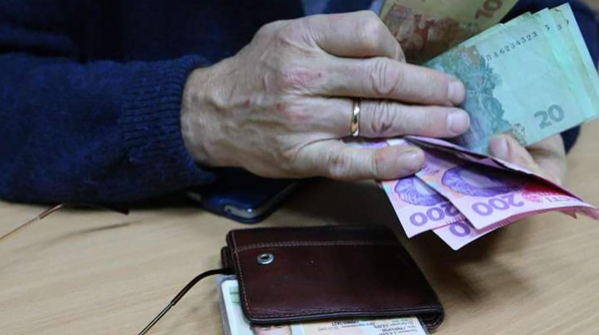 Депутаты считают, что средняя зарплата растет, а украинцам «досить бідкатися»: что говорит статистика