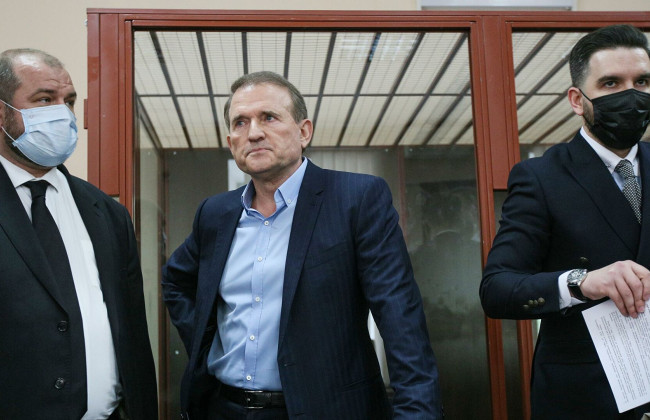 Полиция надела электронный браслет на Виктора Медведчука