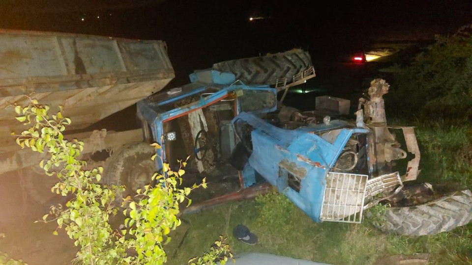 Загинула 6-річна дитина: у Чернівецькій області перекинувся трактор