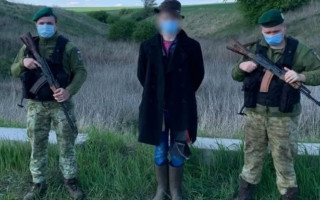 Пешком шел в Украину в поисках лучшей жизни: на границе задержали 15-летнего парня из РФ