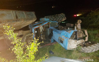 Загинула 6-річна дитина: у Чернівецькій області перекинувся трактор