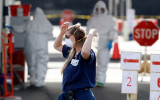 В США разрешили не носить маски тем, кто уже вакцинировался от COVID