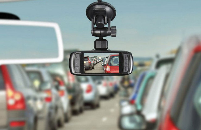 Фиксировать нарушения ПДД можно будет смартфоном: новации от депутатов