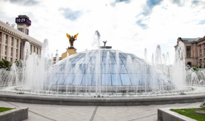 В Киеве начали работать фонтаны