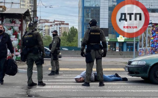 В Киеве взорвали банкомат в супермаркете: подробности