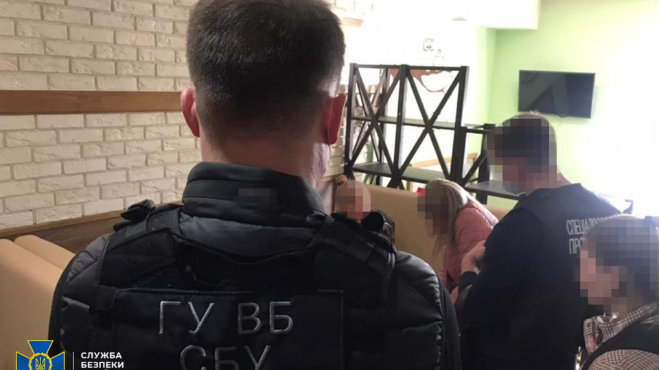 Легалізація іноземців в Україні: СБУ викрила адвоката, який хотів підкупити співробітника служби