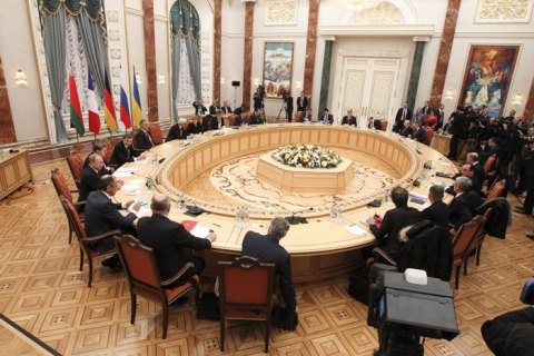 Порушення режиму припинення вогню та обмін полоненими: що розглянуть на засіданнях ТКГ