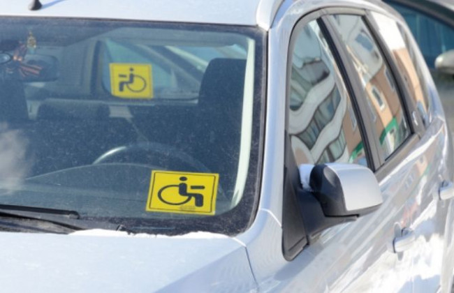 Оскарження зменшення Кабміном компенсації на техобслуговування авто для людей з інвалідністю: ОАСК повідомив деталі