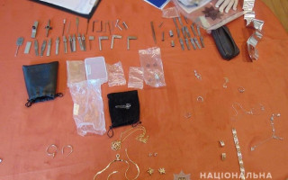 У Голосієві затримали іноземців за вчинення квартирної крадіжки