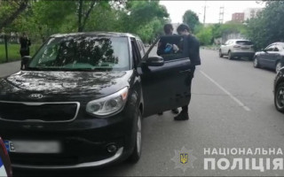 В Одессе разборки водителей на дороге переросли в стрельбу: пострадало двое людей, фото и видео