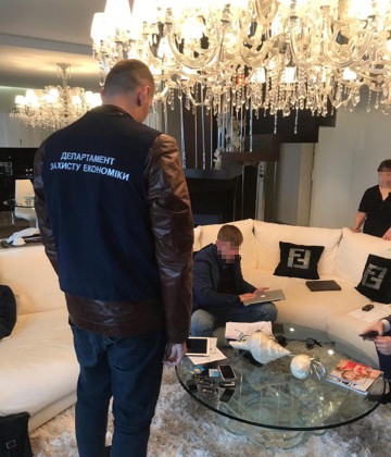 Керівництво підрядного підприємства привласнило понад 20 млн грн з будівництва казарм