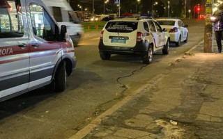 В Киеве пьяный мужчина ударил товарища ножом в грудь
