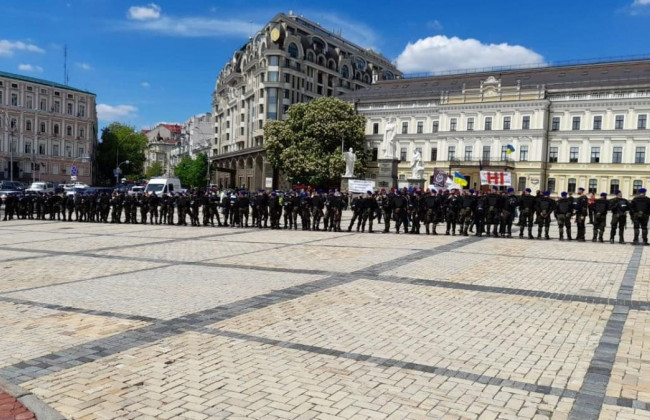 Столицу усилили полицией из-за марша трансгендеров и молебен ЛГБТ-противников