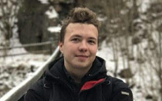 В аэропорту Минска задержали основателя Nexta