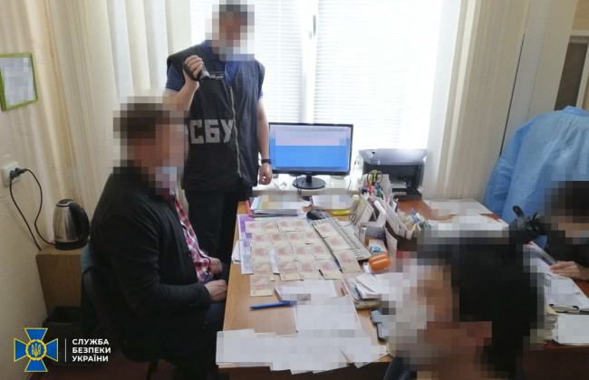 Негативные тесты на COVID за тысячу гривен: под Днепром врачи организовали схему