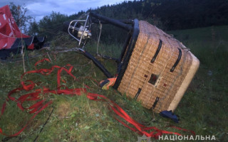 На Хмельниччині впала повітряна куля з людьми на борту: є жертви