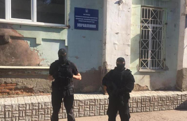 Обшуки в Криворізькій міськраді: ДФС викрила махінації із закупівлею обладнання для тестів на ковід