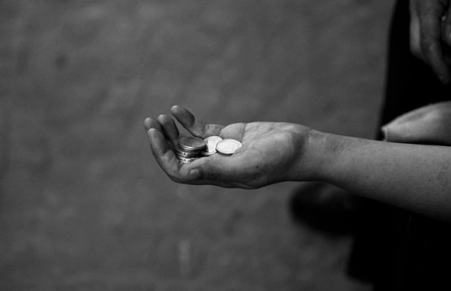 У Києві судитимуть жінку, яка змушувала жебракувати 12-річну доньку