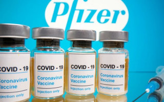 До України прибула перша партія з 20 млн вакцин Pfizer