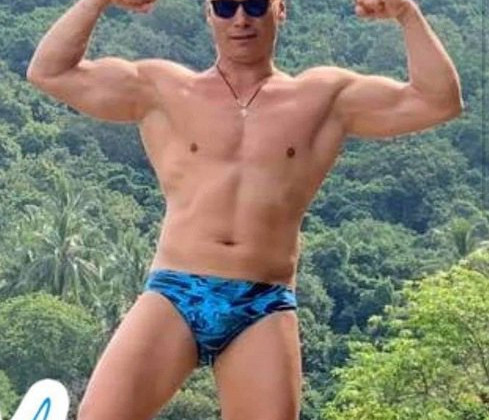 Столичні поліцейські розшукують водія, який вчинив напад з битою на машину: відео