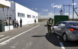 Українцям дозволили виїжджати з Криму та ОРДЛО без оригіналу реєстраційного документа на авто