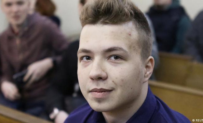 В НАТО призвали Беларусь освободить Протасевича и его девушку