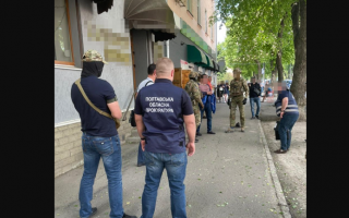 Вимагав $200 000 за керівну посаду в Держінспекції містобудування: на Полтавщині викрито експравоохоронця