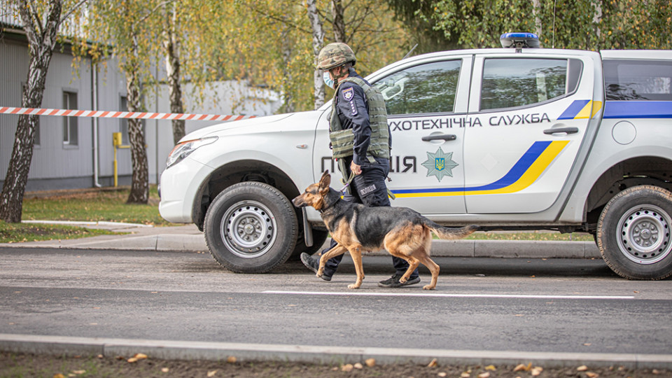 Киянину, який «замінував» Північний міст, повідомлено про підозру