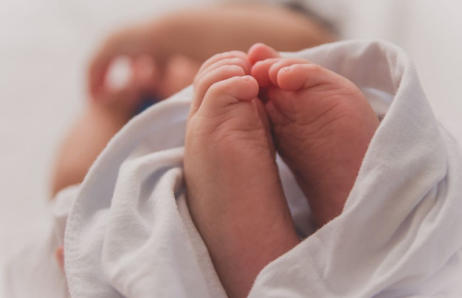 В Ивано-Франковске на помойке нашли новорожденного младенца