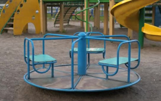 В Мариуполе на детской площадке подросток получил пулевое ранение: подробности