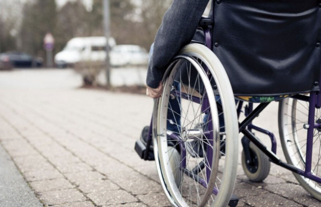 В Україні хочуть дозволити позачергове обслуговування осіб з інвалідністю