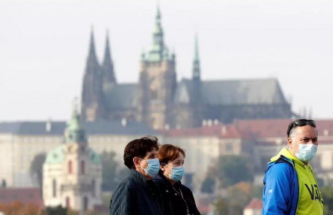 В Чехии ослабляют карантин: разрешили открыться дискотекам, но запретили там танцевать